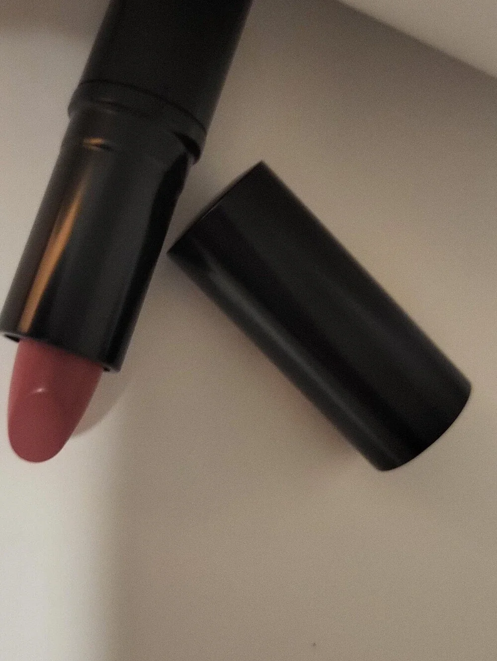 Kisser Fixer Classic Very Berry Lip Primer in Black Tube